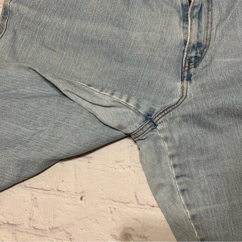 Levi’s 515 Capri Light Blue lightly distressed Denim jeans Women’s Plus size 40 - Picture 12 of 15